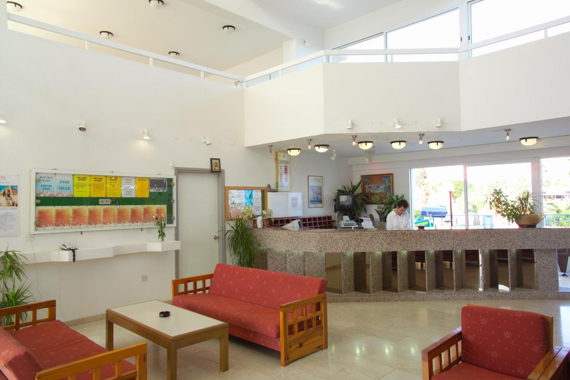 Pola Costa Beach Hotel Apts - Adults Only Protarász Kültér fotó